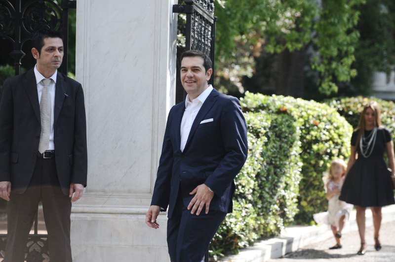 Ο διάλογος Τσίπρα με την κόρη Καμμένου - Η απάντηση της 3χρονης που τον αποστόμωσε [εικόνες] | iefimerida.gr 6