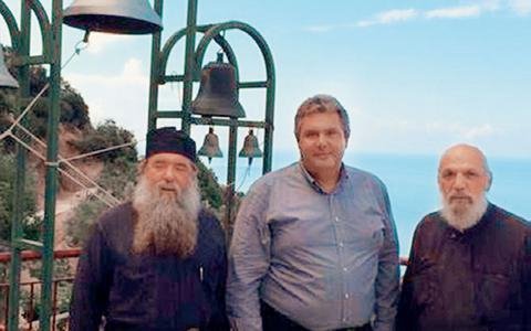 Εξαλλοι στο Αγιο Ορος με τον Καμμένο – Πήγε κρυφά με ελικόπτερο και συνάντησε μόνο τον Εφραίμ | iefimerida.gr 0