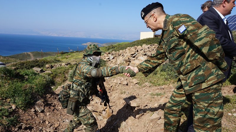 Σε Οινούσσες και Φαρμακονήσι ο Καμμένος, με τον Γκλέτσο -«Γρήγορα η λευτεριά για τους 2 στρατιωτικούς» [εικόνες] | iefimerida.gr 2