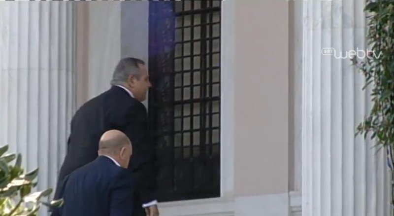 Ο κ. Καμμένος κατά την άφιξή του στο Μαξίμου