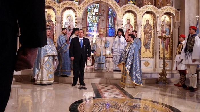 Γέμισε τσολιάδες και ελληνικές σημαίες η Νέα Υόρκη [εικόνες] | iefimerida.gr 5