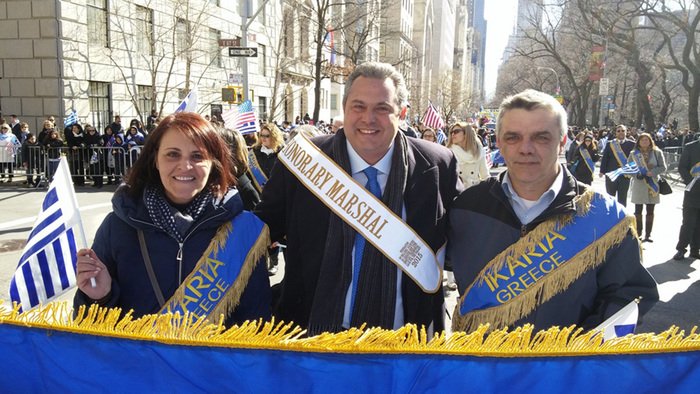 Γέμισε τσολιάδες και ελληνικές σημαίες η Νέα Υόρκη [εικόνες] | iefimerida.gr 6