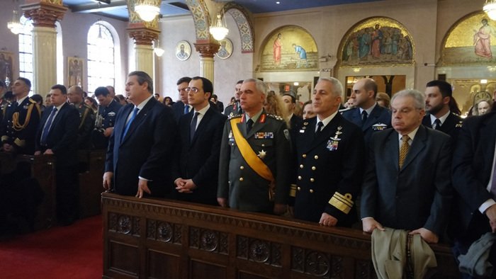 Γέμισε τσολιάδες και ελληνικές σημαίες η Νέα Υόρκη [εικόνες] | iefimerida.gr 4