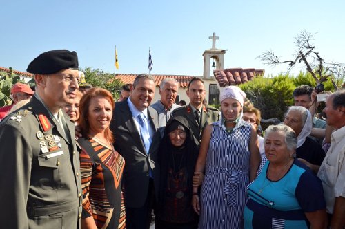 Στη Σέριφο ο Καμμένος με την αρχιλοχία του μοιραίου Χιούι [εικόνες] | iefimerida.gr 3