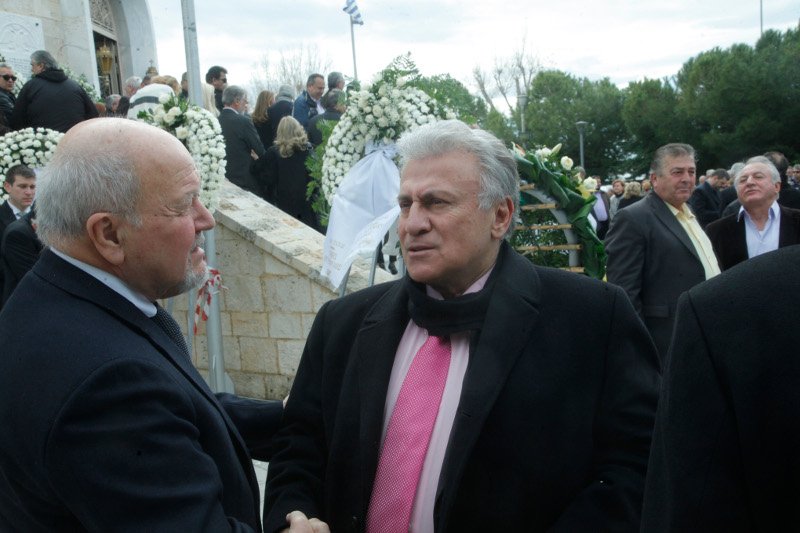 Συντετριμμένος ο Πάνος Καμμένος στην κηδεία του πατέρα του [εικόνες] | iefimerida.gr 10