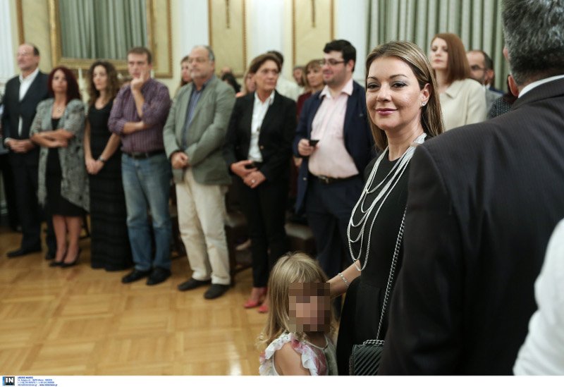 Ο διάλογος Τσίπρα με την κόρη Καμμένου - Η απάντηση της 3χρονης που τον αποστόμωσε [εικόνες] | iefimerida.gr 2