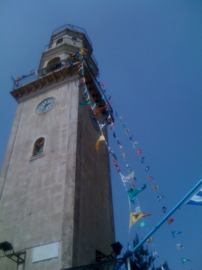 Ούτε η εκκλησία δεν άντεξε τα Ρίχτερ -Ο Εγκέλαδος έσπασε στα δύο, καμπαναριό στην Κεφαλονιά [εικόνες] | iefimerida.gr 1