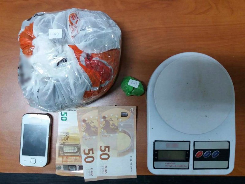 Θεσσαλονίκη: Βρέθηκε αυτοσχέδιο εργαστήριο υδροπονικής κάνναβης [εικόνες] | iefimerida.gr 4