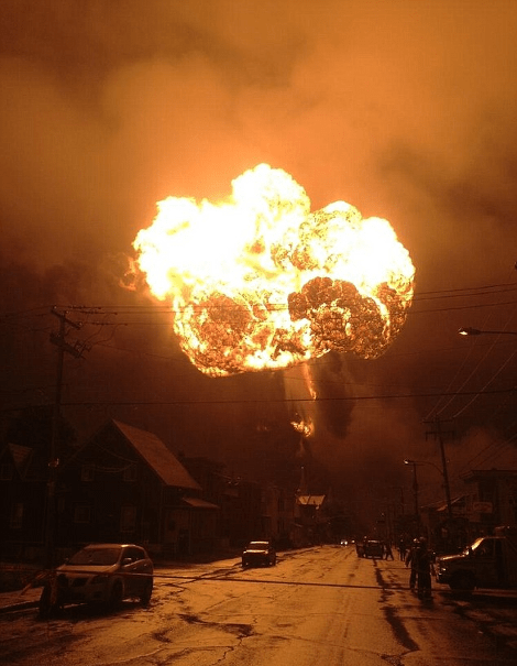 «Πύρινη κόλαση» στον Καναδά – 60 αγνοούμενοι έπειτα από εκτροχιασμό τρένου και έκρηξη βαγονιών [εικόνες&βίντεο] | iefimerida.gr 1