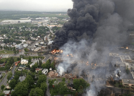 «Πύρινη κόλαση» στον Καναδά – 60 αγνοούμενοι έπειτα από εκτροχιασμό τρένου και έκρηξη βαγονιών [εικόνες&βίντεο] | iefimerida.gr 4