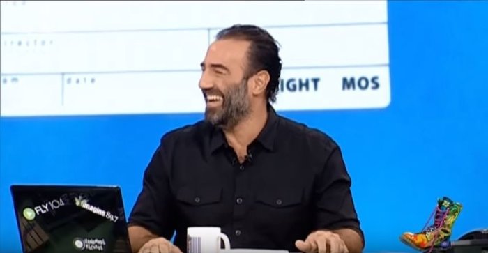 Πρεμιέρα για τους Ράδιο Αρβύλα με νέο λουκ για τον Αντώνη Κανάκη [βίντεο] | iefimerida.gr 0