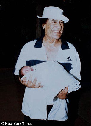 Το οικογενειακό άλμπουμ ενός δικτάτορα [photos] | iefimerida.gr 1