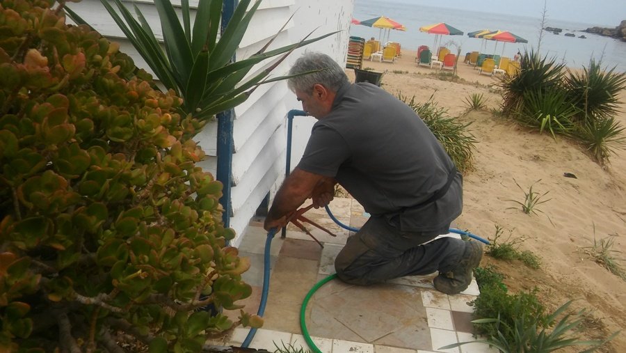 Χανιά: Ο δήμος έκοψε το νερό σε 2 beach bar -Δεν πλήρωναν το νοίκι [εικόνες] | iefimerida.gr 1