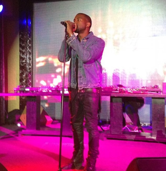 Στο γάμο του εγγονού του δικτάτορα του Καζακστάν τραγούδησε ο Κάνιε Γουέστ [εικόνα]  | iefimerida.gr 0