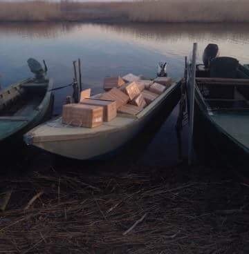 Εβρος: Προσπάθησε να φέρει με ξύλινη βάρκα 13.500 φιαλίδια υγρού για ηλεκτρονικό τσιγάρο | iefimerida.gr 0