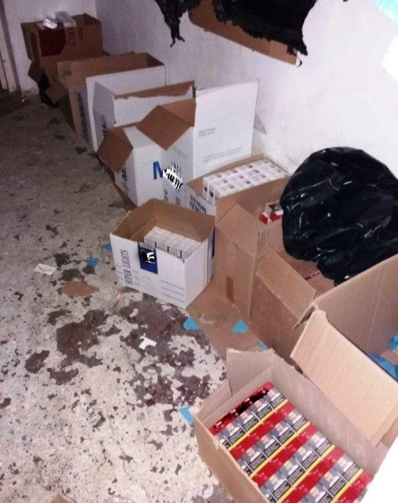 Εξαρθρώθηκε σπείρα που διακινούσε ποσότητες λαθραίων καπνικών προϊόντων | iefimerida.gr 0