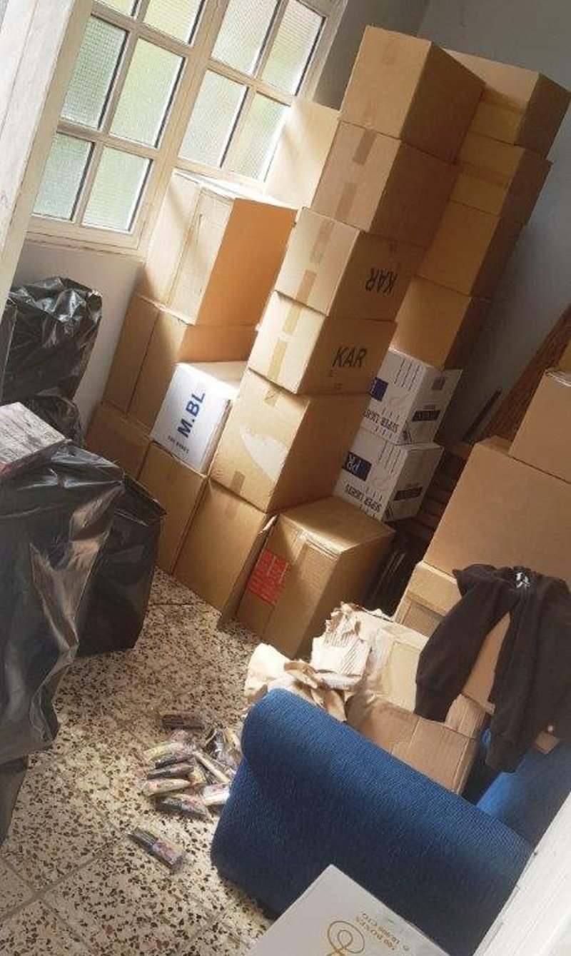 Εξαρθρώθηκε σπείρα που διακινούσε ποσότητες λαθραίων καπνικών προϊόντων | iefimerida.gr 1