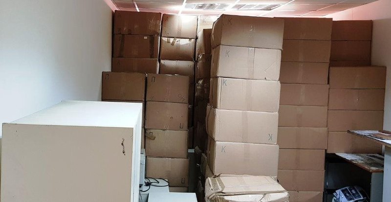 Εξαρθρώθηκε σπείρα που διακινούσε ποσότητες λαθραίων καπνικών προϊόντων | iefimerida.gr 2