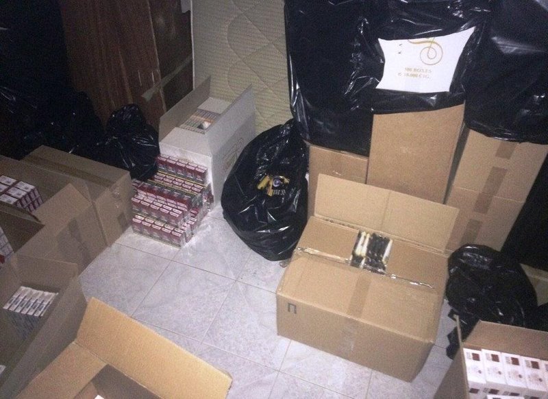 Εξαρθρώθηκε σπείρα που διακινούσε ποσότητες λαθραίων καπνικών προϊόντων | iefimerida.gr 3