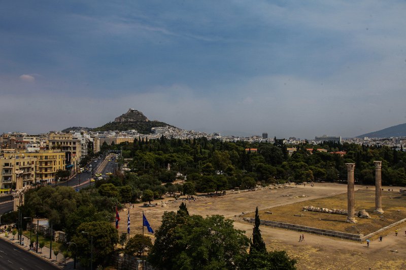 Οι καπνοί που πνίγουν την Αττική από τη φωτιά, όπως φαίνονται από το κέντρο της Αθήνας [εικόνες] | iefimerida.gr 1