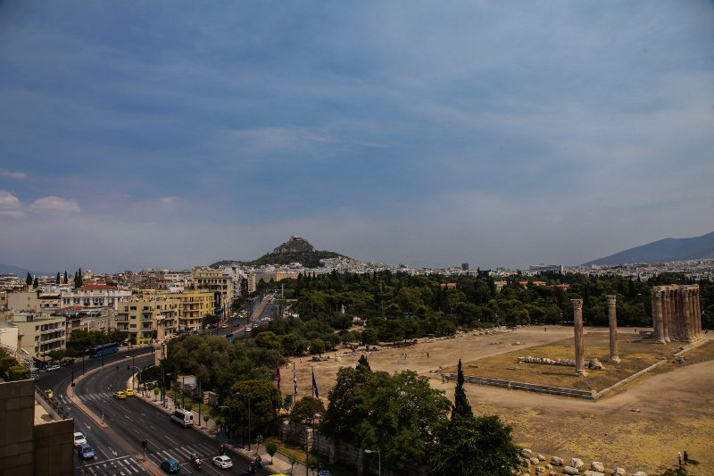 Οι καπνοί που πνίγουν την Αττική από τη φωτιά, όπως φαίνονται από το κέντρο της Αθήνας [εικόνες] | iefimerida.gr 5