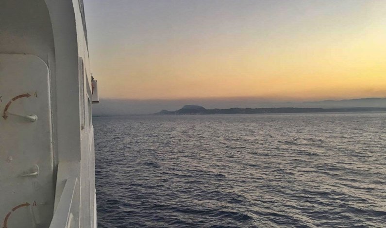 Απελπιστική η κατάσταση στη Ζάκυνθο, μαίνεται η φωτιά στις Ορθονιές -Ο καπνός «πνίγει» όλο το νησί [εικόνες & βίντεο] | iefimerida.gr 3