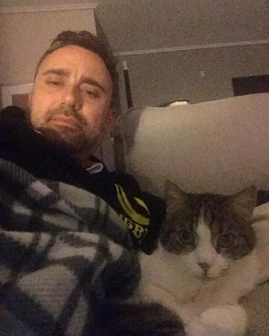 Τα συγκινητικά λόγια του Γιώργου Καπουτζίδη για τη γάτα του -Πέθανε από μια μορφή λευχαιμίας [εικόνες] | iefimerida.gr 0