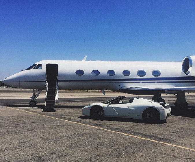 Οι αδερφές της Κιμ Καρντάσιαν με μικροσκοπικά μαγιό ξεσαλώνουν στο Μεξικό [εικόνες]  | iefimerida.gr 6