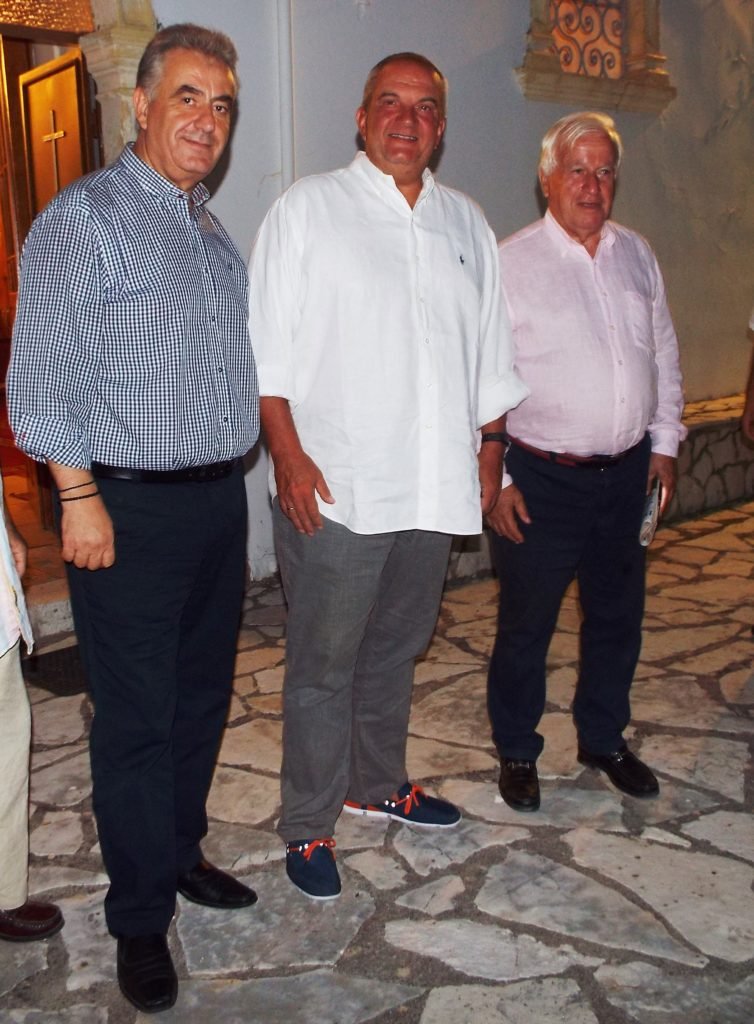 Συνεχίζει τις διακοπές στη Λευκάδα ο Καραμανλής -Βόλτες, ταβέρνες και selfies [εικόνες] | iefimerida.gr 9