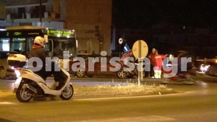 Λάρισα: Αστικό λεωφορείο συγκρούστηκε με δύο οχημάτα -4 τραυματίες [εικόνες] | iefimerida.gr 0