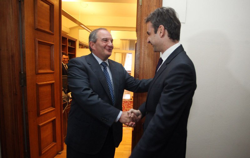 Μητσοτάκης μετά την συνάντηση με Καραμανλή: «Τα εν οίκω μη εν δήμω»... [εικόνες] | iefimerida.gr 2