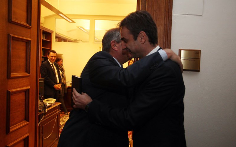 Μητσοτάκης μετά την συνάντηση με Καραμανλή: «Τα εν οίκω μη εν δήμω»... [εικόνες] | iefimerida.gr 3