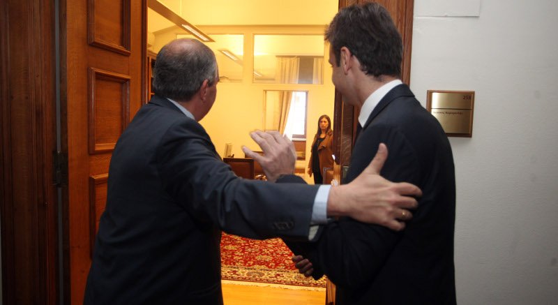 Μητσοτάκης μετά την συνάντηση με Καραμανλή: «Τα εν οίκω μη εν δήμω»... [εικόνες] | iefimerida.gr 5