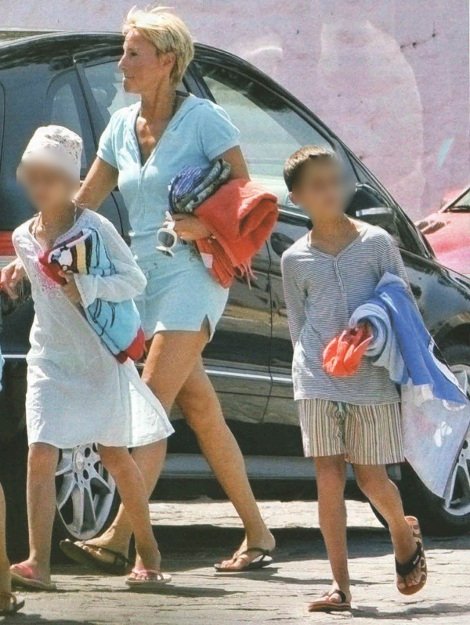 Στη Μύκονο συνεχίζει τις διακοπές του ο Κώστας Καραμανλής [εικόνες] | iefimerida.gr 0