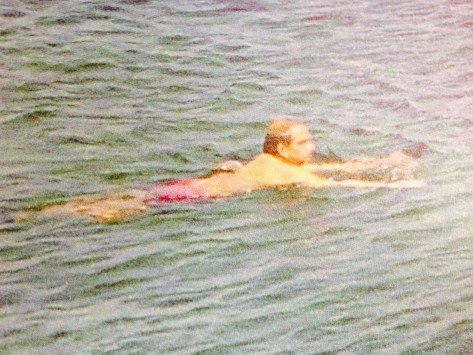 Τα πρώτα μπάνια του Κώστα Καραμανλή -Λύθηκε το... μυστήριο του τροπικού μαυρίσματός του [εικόνες] | iefimerida.gr 0