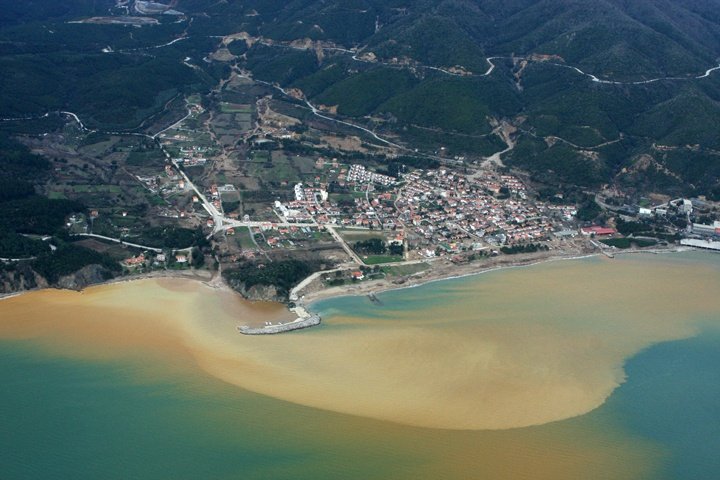 Τα fake news του Καρανίκα: Με φωτογραφία από πλημμύρες του 2010 προσπάθησε να ενοχοποιήσει την Eldorado Gold [εικόνες] | iefimerida.gr 3