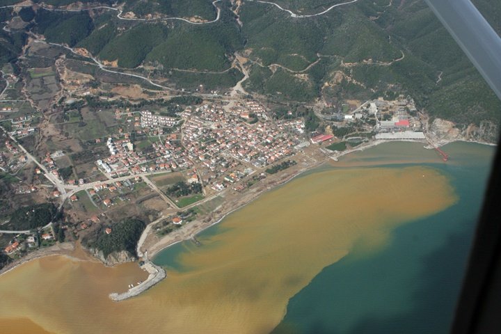 Τα fake news του Καρανίκα: Με φωτογραφία από πλημμύρες του 2010 προσπάθησε να ενοχοποιήσει την Eldorado Gold [εικόνες] | iefimerida.gr 4