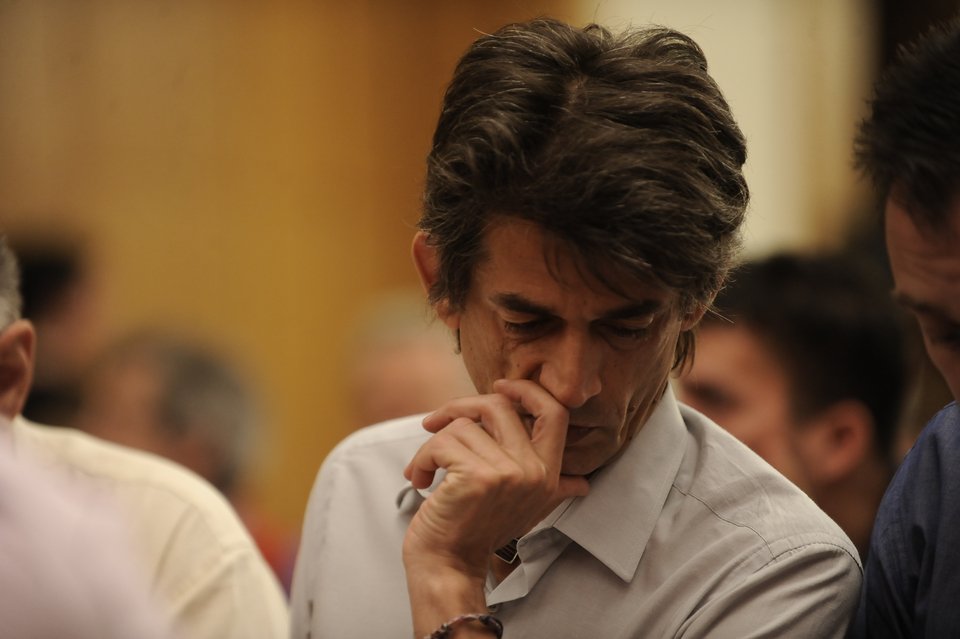 Ολες οι κάμερες πάνω στον Καρανίκα στην Κεντρική Επιτροπή -Πόζαρε σαν σταρ [εικόνες] | iefimerida.gr 0