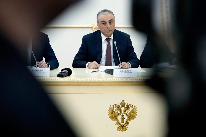 Ο αντιεισαγγελέας Σάακ Καταπετιάν, πρόσωπο-κλειδί σε πολλές υποθέσεις ρωσικής κατασκοπίας, που έχασε τη ζωή του στη συντριβή ελικοπτέρου την περασμένη Τετάρτη. Φωτογραφία: AP Photo/Pavel Golovkin