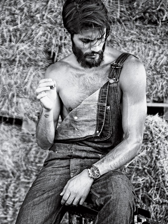 Ο Ελληνας με την αρχαιοελληνική ομορφιά -Υποκλίνονται μπροστά του οι μεγαλύτεροι οίκοι μόδας [εικόνες] | iefimerida.gr 0