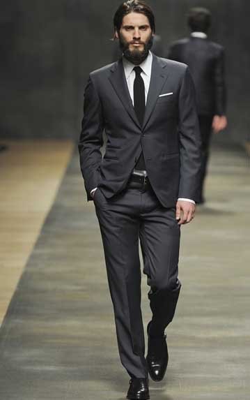 Ο Ελληνας με την αρχαιοελληνική ομορφιά -Υποκλίνονται μπροστά του οι μεγαλύτεροι οίκοι μόδας [εικόνες] | iefimerida.gr 2