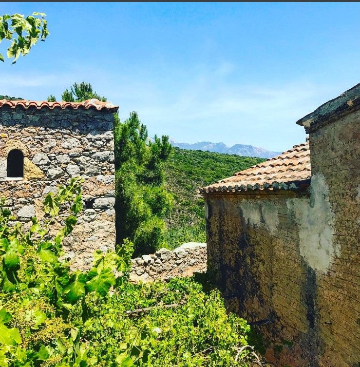 Οι υπέροχες φωτογραφίες της Τζένης Μπαλατσινού στη Μεσσηνιακή Μάνη -Θέλεις να πας [εικόνες]  | iefimerida.gr 0