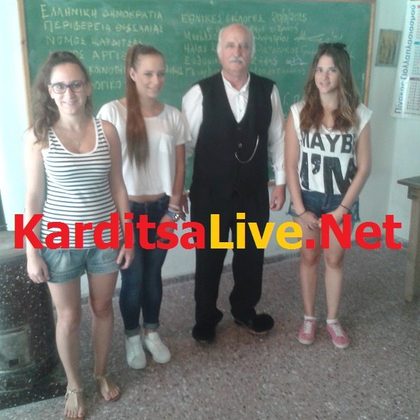 Δικαστικός αντιπρόσωπος πήγε στο εκλογικό τμήμα φορώντας τσαρούχια [εικόνες] | iefimerida.gr 1