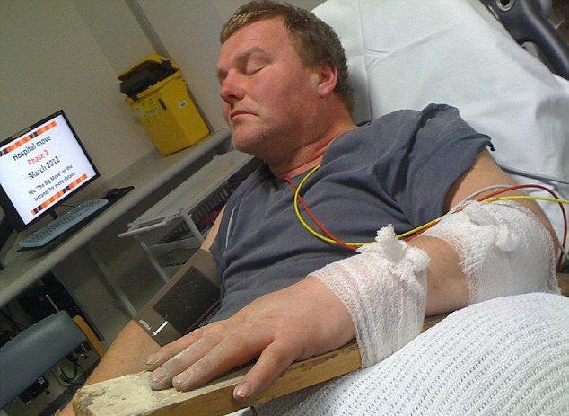 Αντί να καρφώσει το δάπεδο, κάρφωσε το ίδιο του το χέρι! [εικόνες] | iefimerida.gr 1