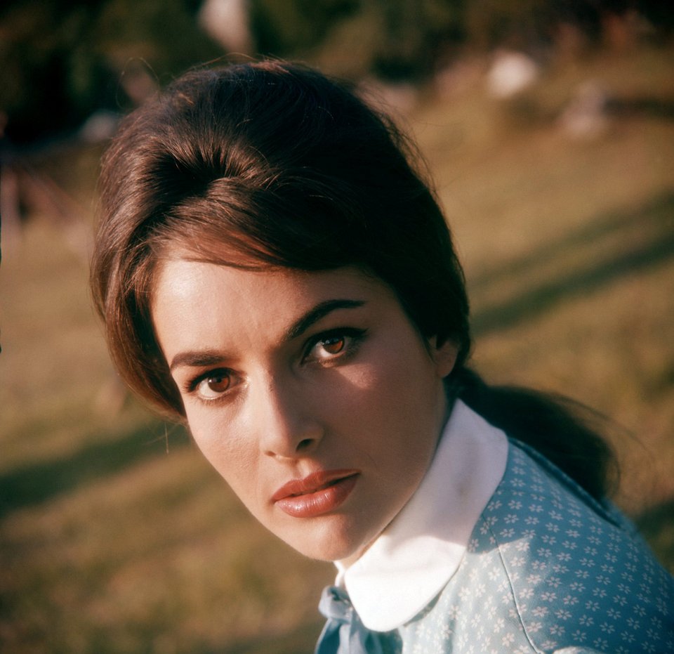 Πέθανε ένα από τα ωραιότερα κορίτσια του Τζέιμς Μποντ [εικόνες] | iefimerida.gr 2