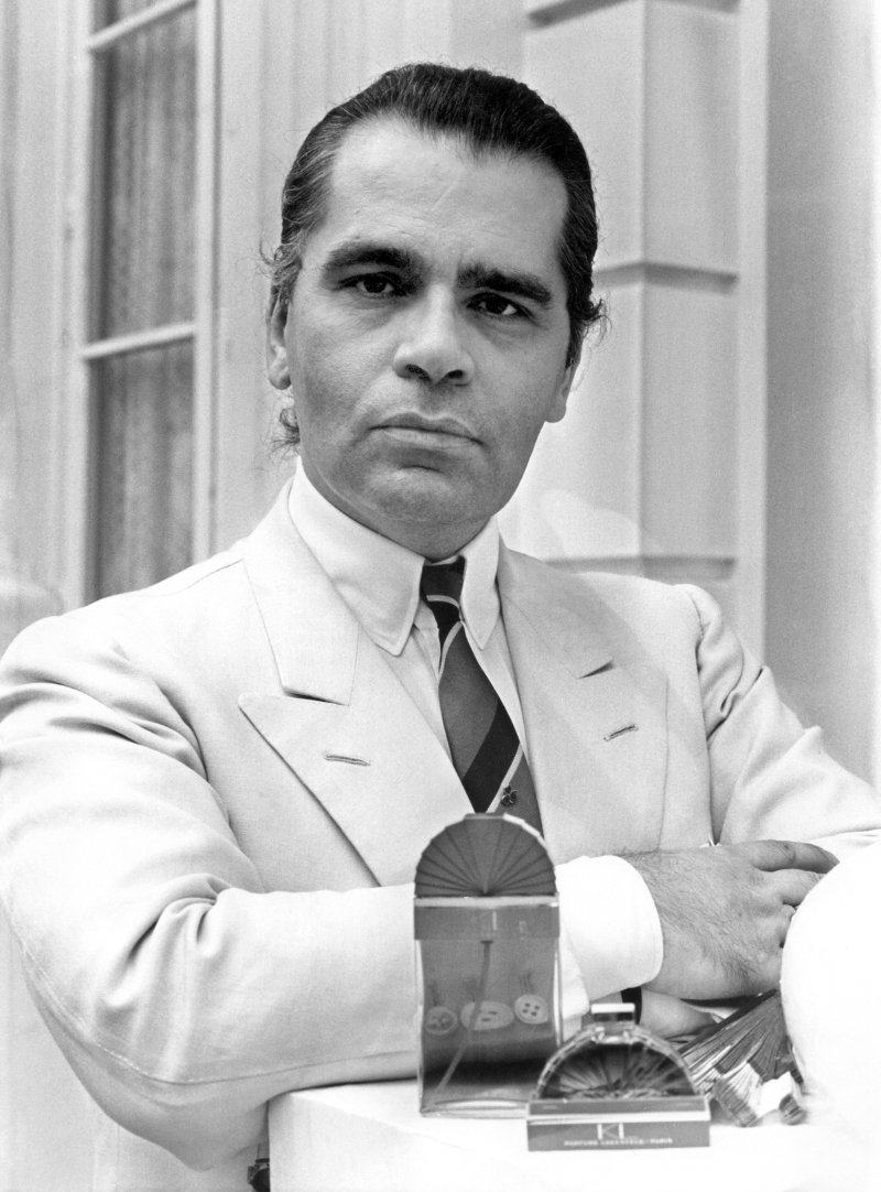 Κατά την διάρκεια της παρουσίασης του αρώματος «KL» στο Αμβούργο τοπ 1982.