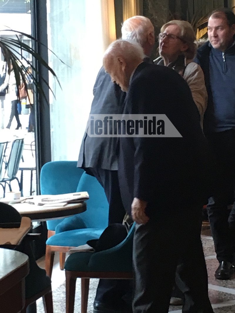 Φωτογραφίες: Μεσημεριανός καφές στο Ζοnar's για Παπούλια, Σαμαρά, Πετραλιά | iefimerida.gr 1