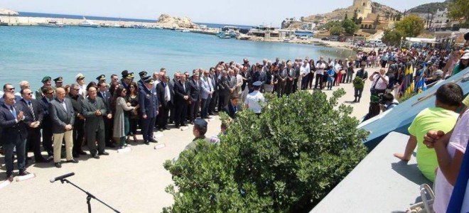 Αποδοκίμασαν βουλευτές ΣΥΡΙΖΑ-ΑΝΕΛ στην Κάρπαθο: «Απατεώνες, λαμόγια» [βίντεο] | iefimerida.gr 0