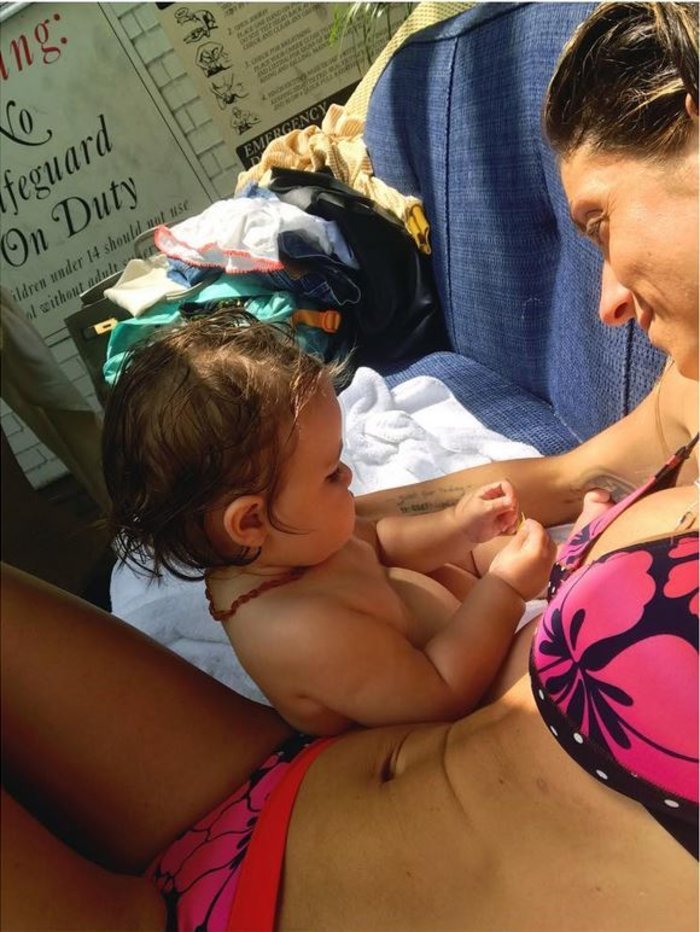 Η Σοφία Καρβέλα ποζάρει με μπικίνι -Θεϊκό κορμί μετά από δύο γέννες [εικόνες] | iefimerida.gr 2