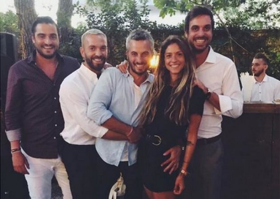 Σοφία Καρβέλα και Θανάσης Πανουργιάς βάφτισαν τον μικρό τους γιο [εικόνες] | iefimerida.gr 3